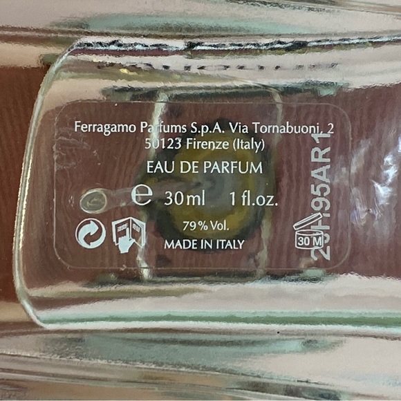 Salvatore Ferragamo Signorina EAU DE PARFUM Spray for Women 30ml/1oz - Picture 2 of 2